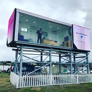 31752441_404016596731007_3273181717149515776_n